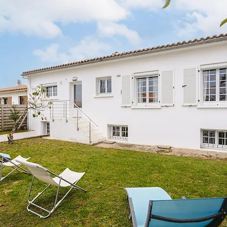 Semesterbostad Maison 3 Etoiles Pres Centre-plages